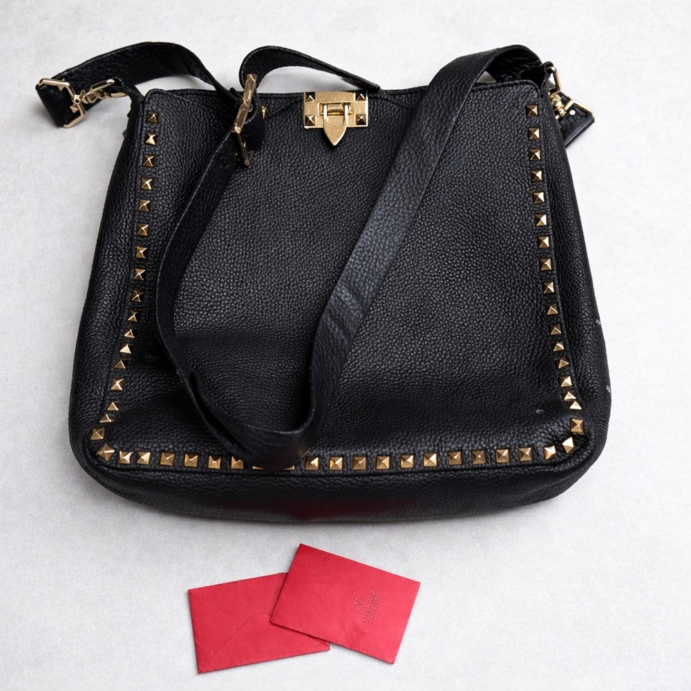 Authentic Valentino Rockstud black and gold Crossbody Pebbled Leather
